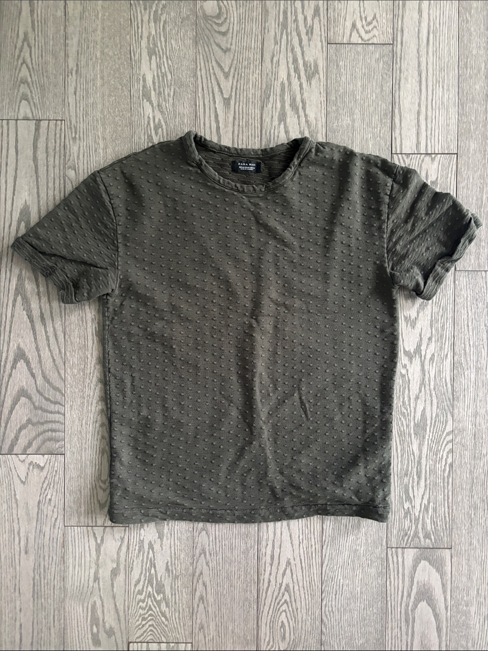Zara Men’s Crewneck Top🍀